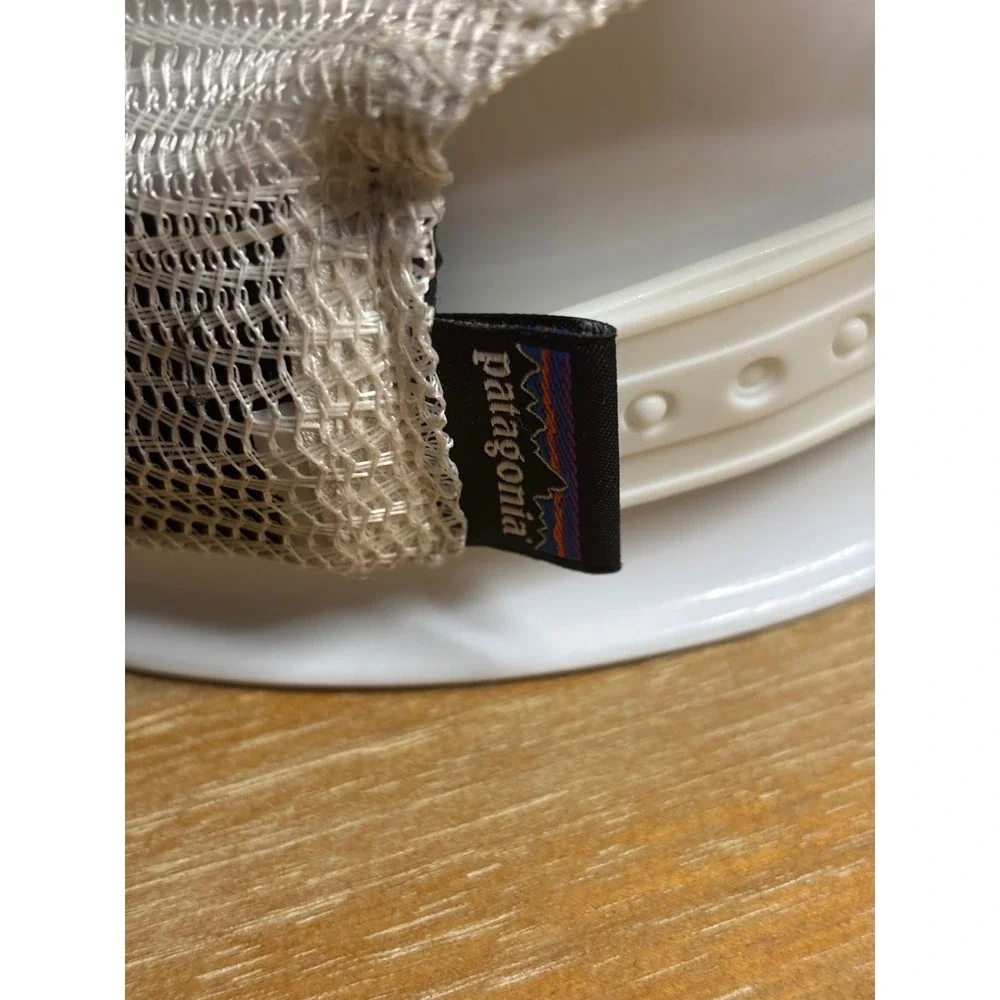 Patagonia Fitz Roy‎ Emblem Lopro Trucker Hat  Excellent - Grey -